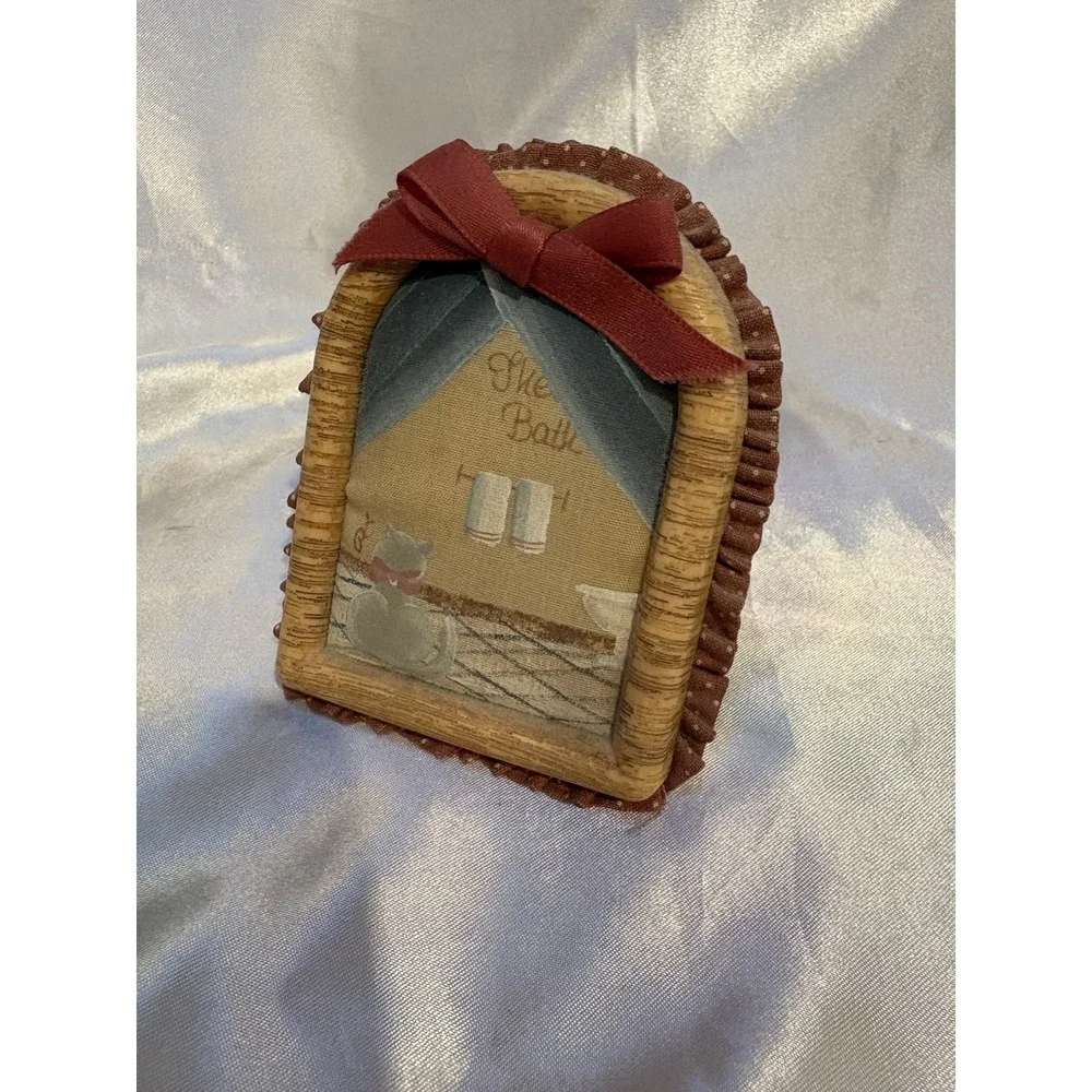 Small Plastic Cottage Core Painted Bathroom picture w/ kitty cat ruffles